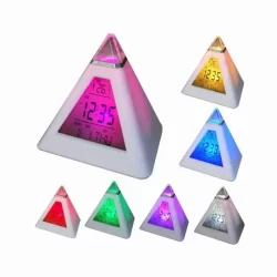 LED часовник тип Пирамида - светещ в 7 цвята